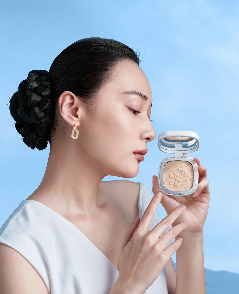 宝兰汀重塑美妆品牌新范式：中式美学与科技美妆的兼顾与平衡